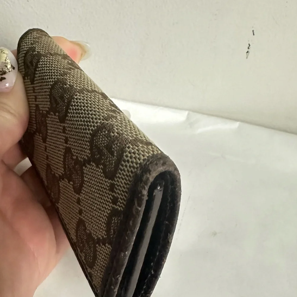 Gucci Brown Key Card Holder with Monogram Design - Picture 4 of 8